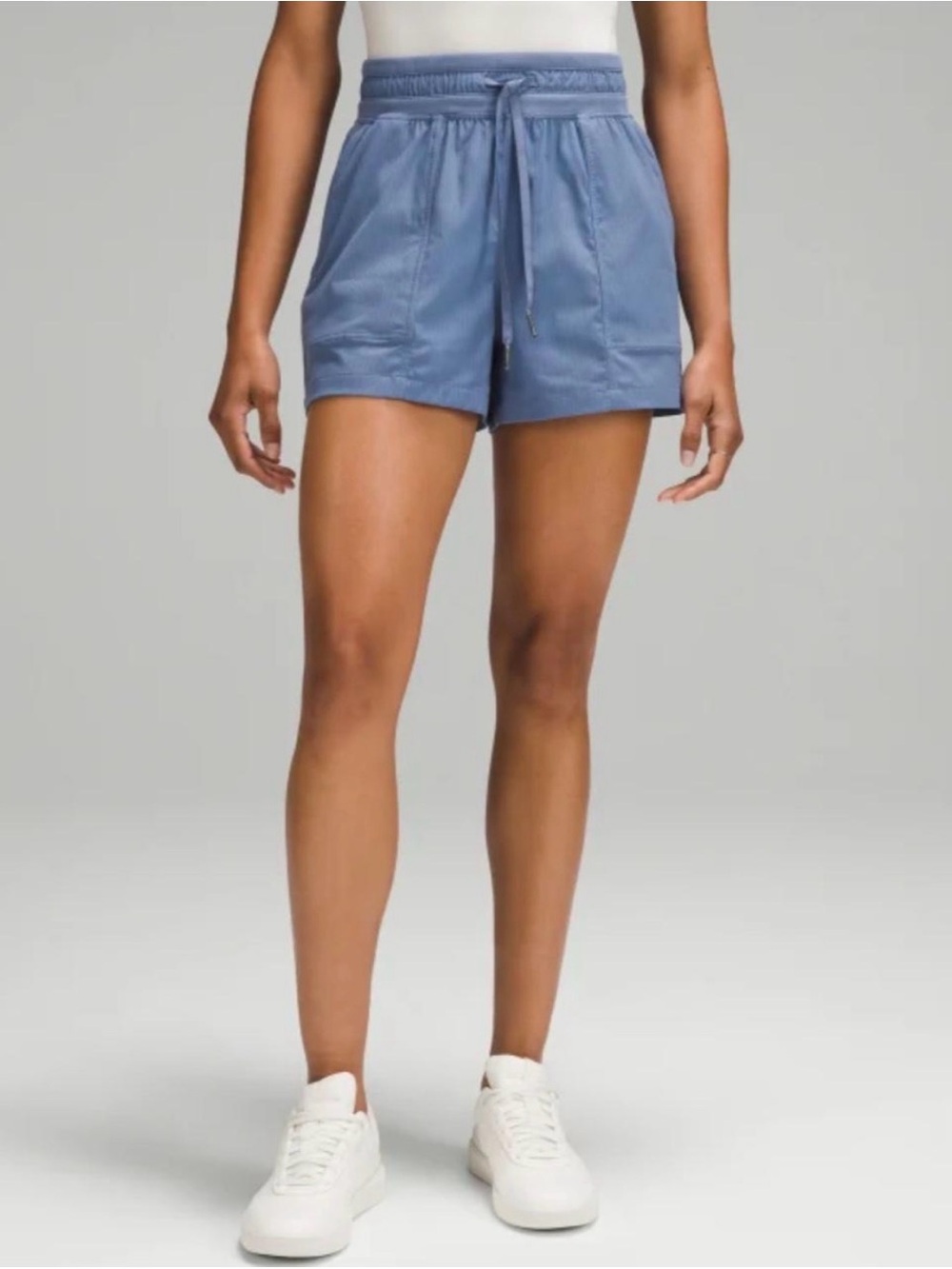 Lululemon dance studio HR 3.5” short - size 4